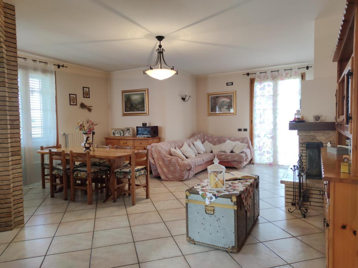 Relax In Collina A Due Passi Dal Mare Apartment Torriana Luaran gambar