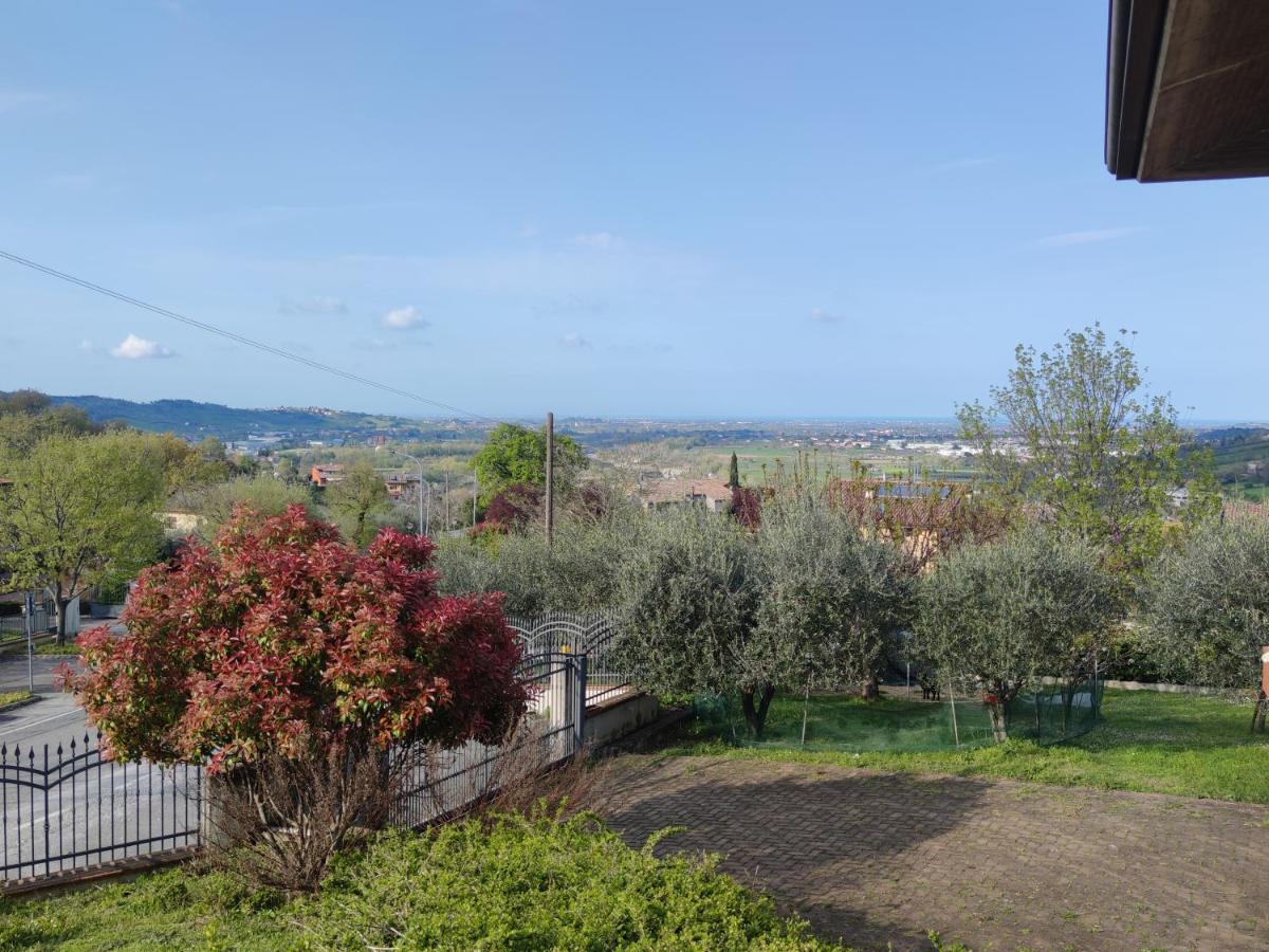 Relax In Collina A Due Passi Dal Mare Apartment Torriana Luaran gambar